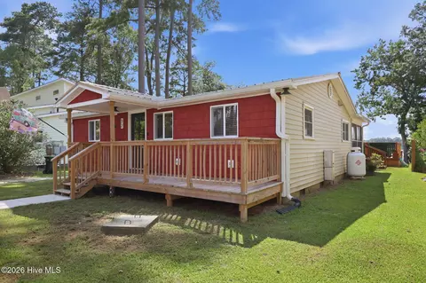 Exterior - 32 S 35 S Teachs Point Rd, Bath, NC 27808 photo 4 of 18
