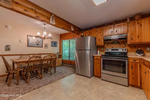 Dining - 110 Abbygale Rd, Murphy, NC 28906 photo 1 of 3