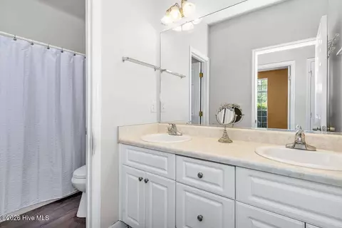 Bath - 703 Harrison Dr, Evans, GA 30809 photo 3 of 3
