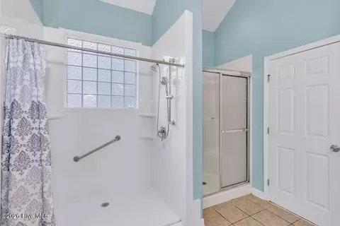 Bath - 703 Harrison Dr, Evans, GA 30809 photo 2 of 3