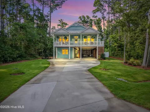 1505 W Yacht Dr, Oak Island, NC 28465