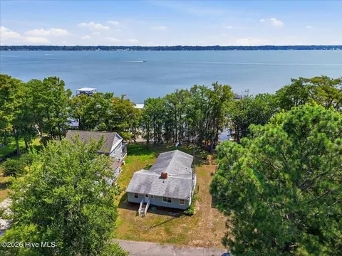 113 Clinton Dr, Elizabethtown, NC 28337