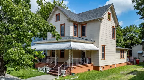 606 W Colonial Ave, Elizabeth City, NC 27909
