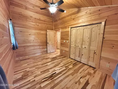 Bedroom - 325 Dawsons Ln, Murphy, NC 28906 photo 2 of 5