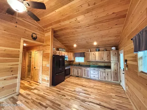 Kitchen - 325 Dawsons Ln, Murphy, NC 28906 photo 4 of 4