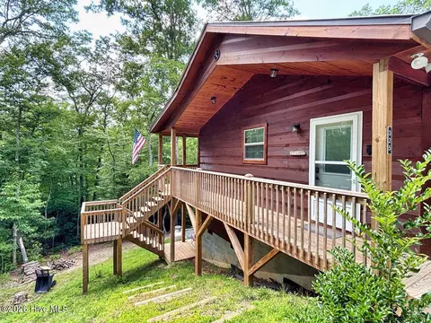 Exterior - 325 Dawsons Ln, Murphy, NC 28906 photo 2 of 10