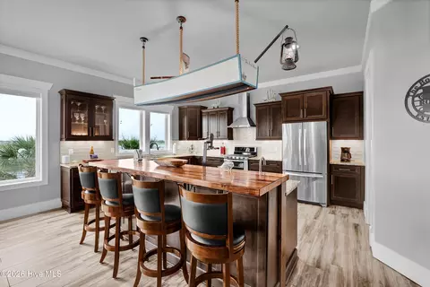 Kitchen - 1044 Mallard Bay Dr, Hampstead, NC 28443 photo 1 of 4