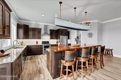 Kitchen - 1044 Mallard Bay Dr, Hampstead, NC 28443 photo 2 of 4