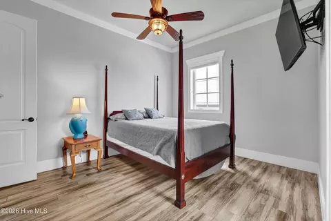 Bedroom - 1044 Mallard Bay Dr, Hampstead, NC 28443 photo 5 of 6