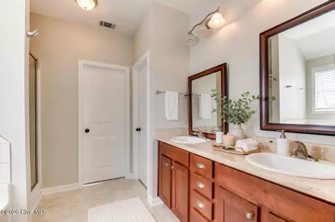 Bath - 7002 Summerton Dr, Augusta, GA 30909 photo 1 of 3
