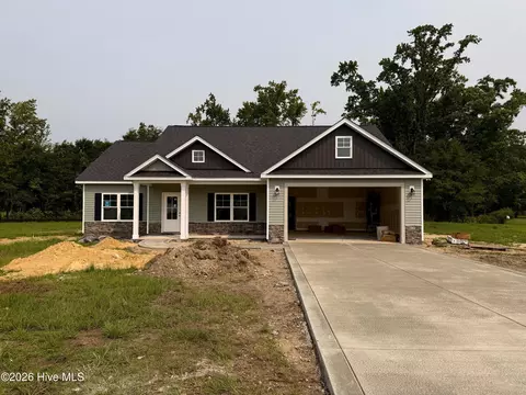 3782 Chatsworth Dr, La Grange, NC 28551