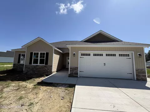 3717 Chatsworth Dr, La Grange, NC 28551