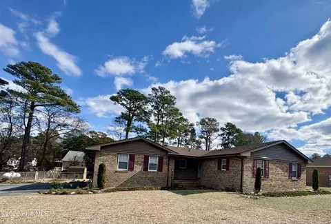 305 Crestwood Dr, Goldsboro, NC 27530
