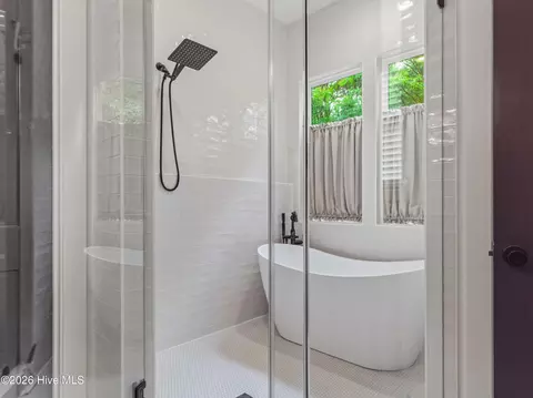 Bath - 32 Riviera Dr, Pinehurst, NC 28374 photo 2 of 9