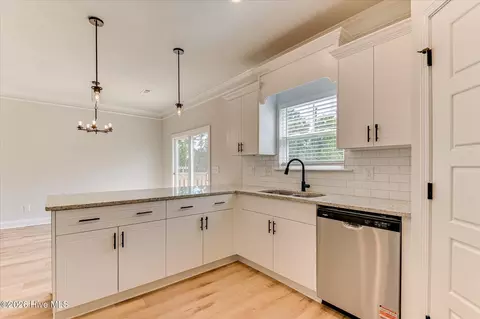 Kitchen - 1060 Burlington Dr, Augusta, GA 30909 photo 6 of 6