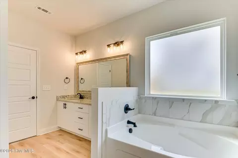 Bath - 1060 Burlington Dr, Augusta, GA 30909 photo 3 of 5