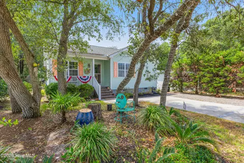 145 NW 10th St, Oak Island, NC 28465