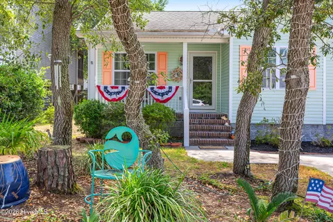 145 NW 10th St, Oak Island, NC 28465