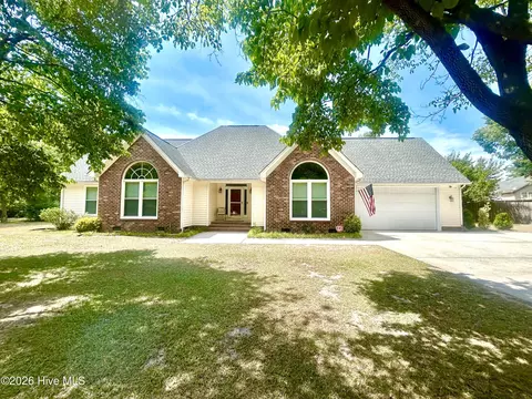 12681 Fawn Cir, Laurinburg, NC 28352