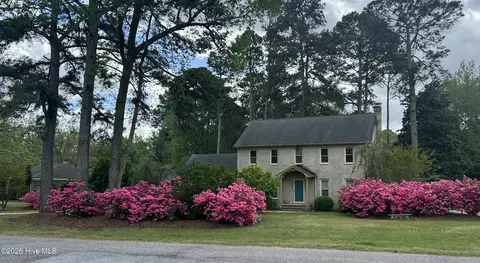 300 King George Rd, Greenville, NC 27858