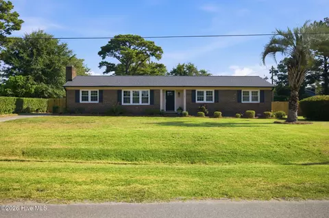 127 Deerwood Dr, Wilmington, NC 28405