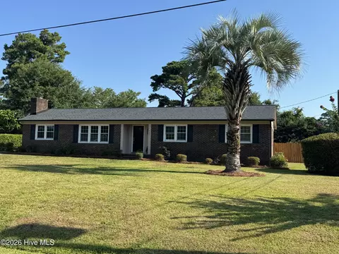 127 Deerwood Dr, Wilmington, NC 28405