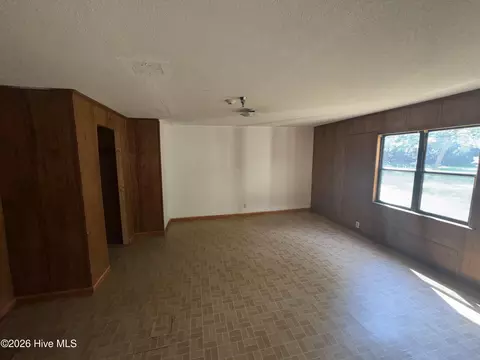 Living - 2815 Deans Bridge Rd, Augusta, GA 30906 photo 6 of 9