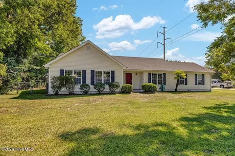 1107 Pine Grove Dr, Wilmington, NC 28409
