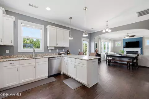 Kitchen - 91 W Conolly Ct, Hampstead, NC 28443 photo 3 of 5