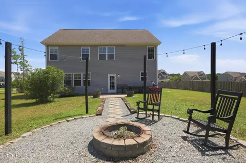 Exterior - 91 W Conolly Ct, Hampstead, NC 28443 photo 3 of 5