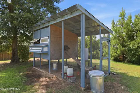 Exterior - 91 W Conolly Ct, Hampstead, NC 28443 photo 5 of 5