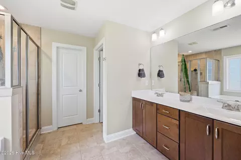Bath - 91 W Conolly Ct, Hampstead, NC 28443 photo 3 of 4