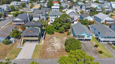 919 Riptide Ln, Carolina Beach, NC 28428