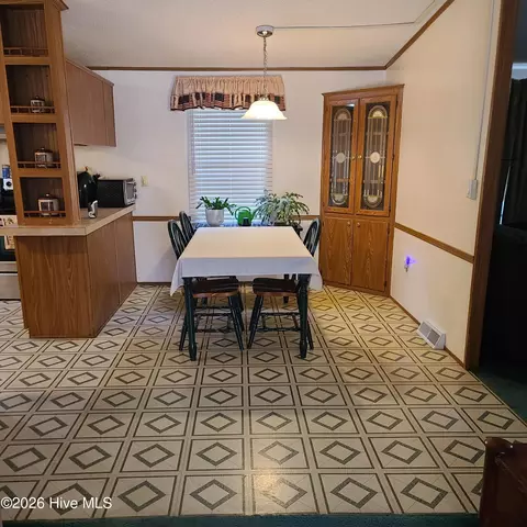 Dining - 107 Eagle Ridge Dr, Dudley, NC 28333 photo 1 of 2
