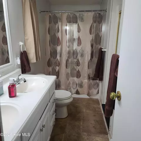 Bath - 107 Eagle Ridge Dr, Dudley, NC 28333 photo 1 of 2