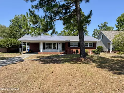 2522 Bella Coola Rd, Lake Waccamaw, NC 28450