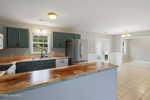 115 Daphne Dr, Hubert, NC 28539 photo 12