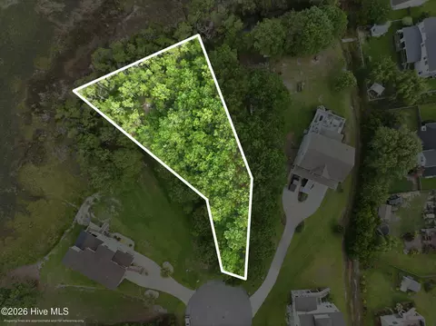 510 Shipmast Ct, Beaufort, NC 28516