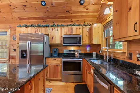 Kitchen - 171 Laurel Oak Ln, Murphy, NC 28906 photo 3 of 3