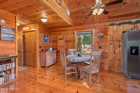 Dining - 171 Laurel Oak Ln, Murphy, NC 28906 photo 2 of 3