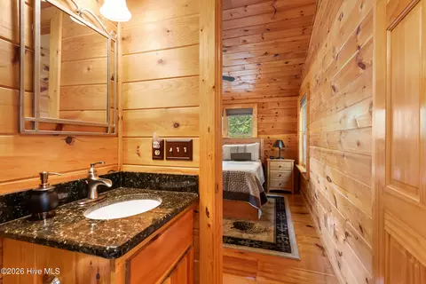 Bath - 171 Laurel Oak Ln, Murphy, NC 28906 photo 5 of 5