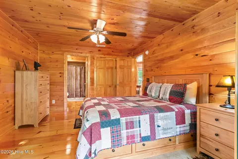 Bedroom - 171 Laurel Oak Ln, Murphy, NC 28906 photo 3 of 7