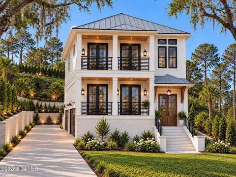 3 Barnes Bluff Dr SE, Southport, NC 28461