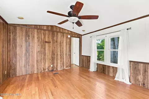 114 Lejeune Rd, Cape Carteret, NC 28584