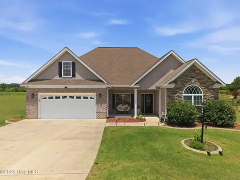 112 N Merganser Dr, Pikeville, NC 27863