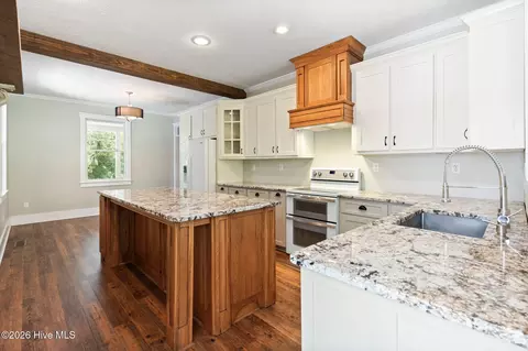 Kitchen - 561 White Tail Ln, Willard, NC 28478 photo 5 of 6