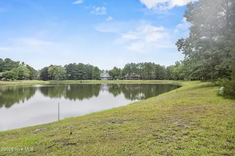 205 Cedar Point Dr, Wallace, NC 28466 photo 2
