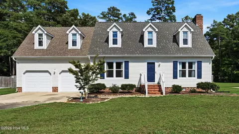 111 Duchess Dr, Winterville, NC 28590