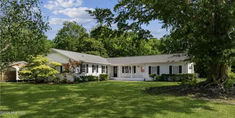 914 Greenhowe Dr, Wilmington, NC 28409