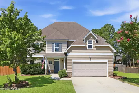 107 Walkabout Dr, Aberdeen, NC 28315